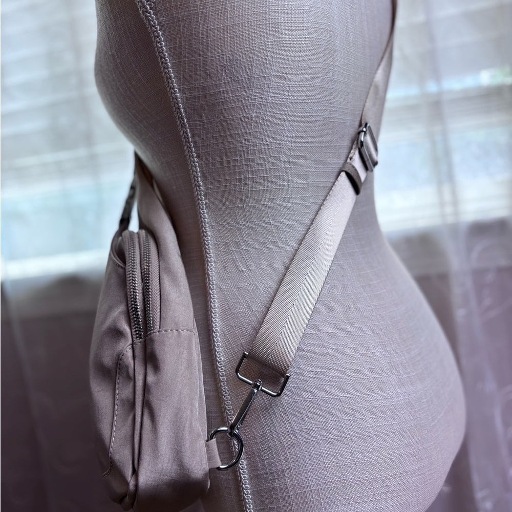 Madison West Los Angeles Nylon Sling Bag w/Adjustable Strap - Picture 9 of 16